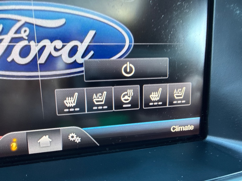 Photo 14 of this FORD EXPLORER LIMIT