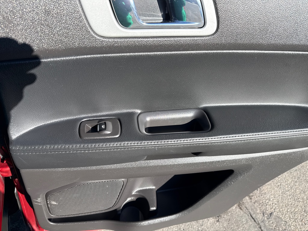 Photo 30 of this FORD EXPLORER LIMIT