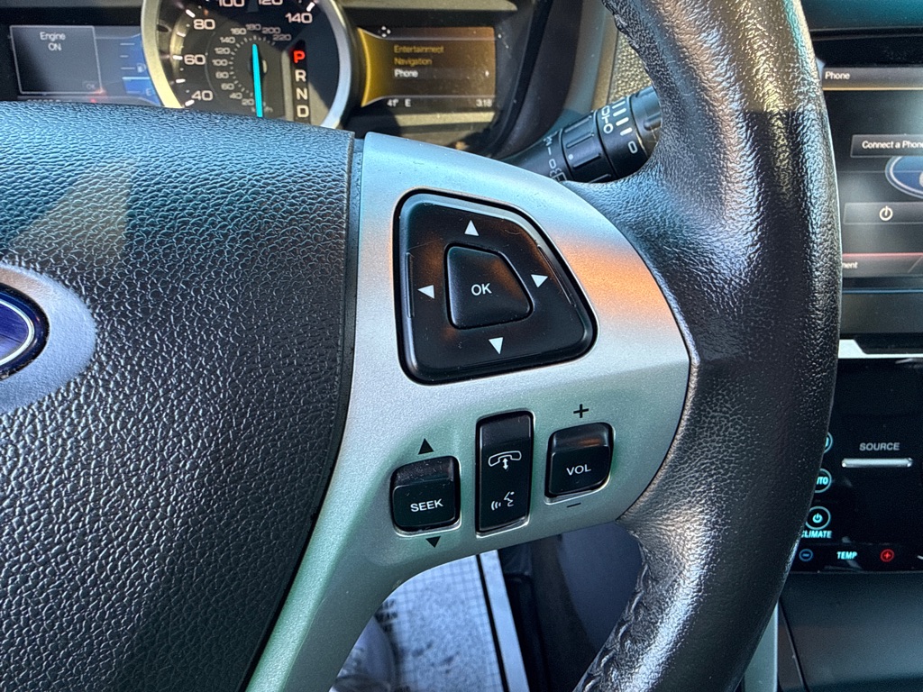 Photo 12 of this FORD EXPLORER LIMIT