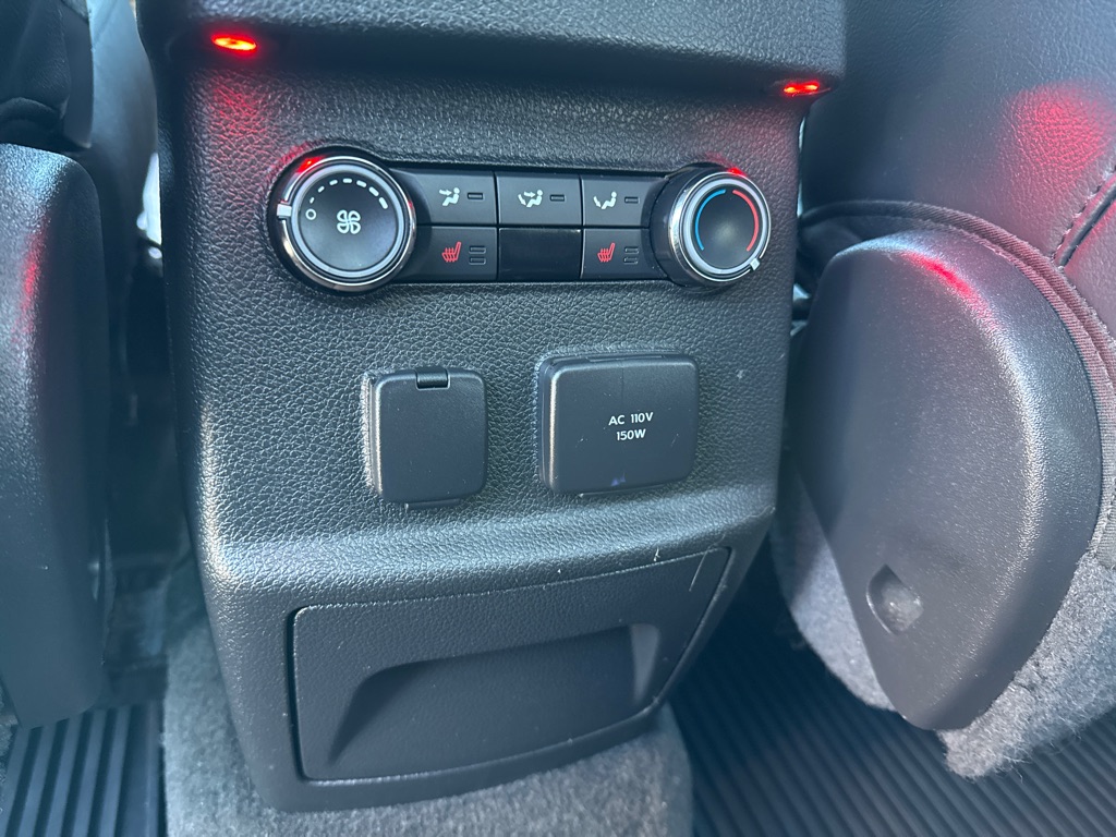Photo 25 of this FORD EXPLORER LIMIT