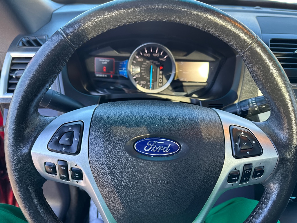 Photo 10 of this FORD EXPLORER LIMIT
