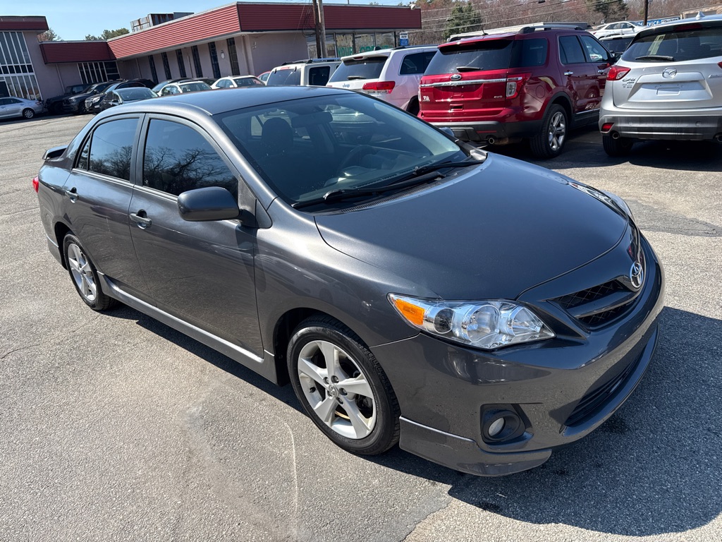 Photo 2 of this TOYOTA COROLLA S