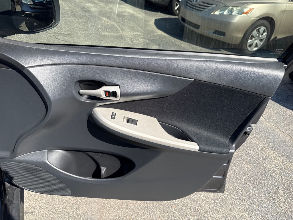 Photo 22 of this TOYOTA COROLLA S