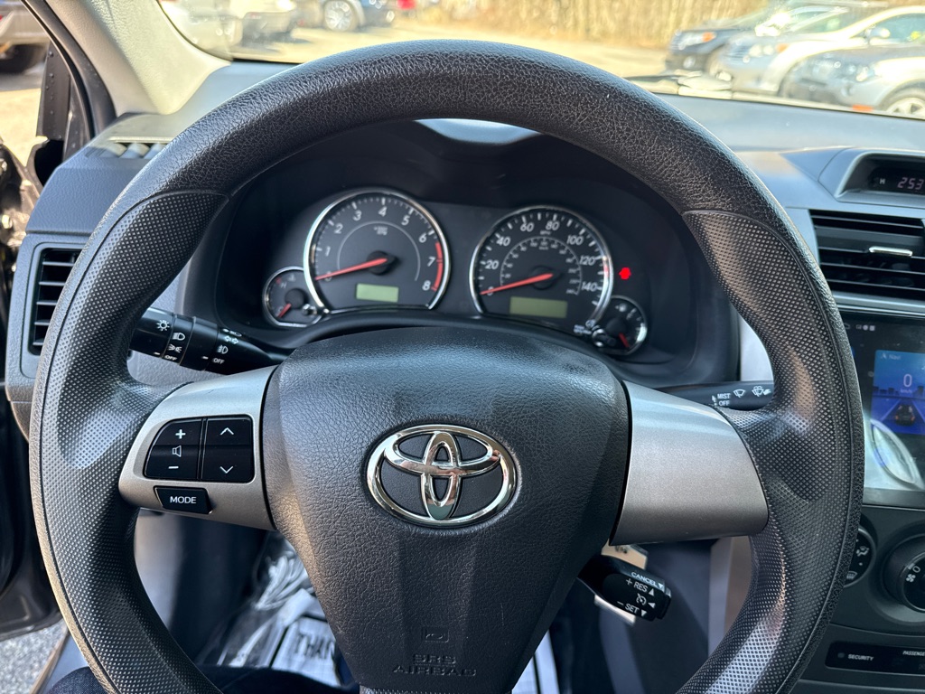 Photo 8 of this TOYOTA COROLLA S