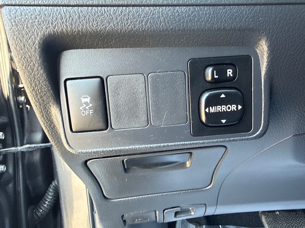 Photo 7 of this TOYOTA COROLLA S