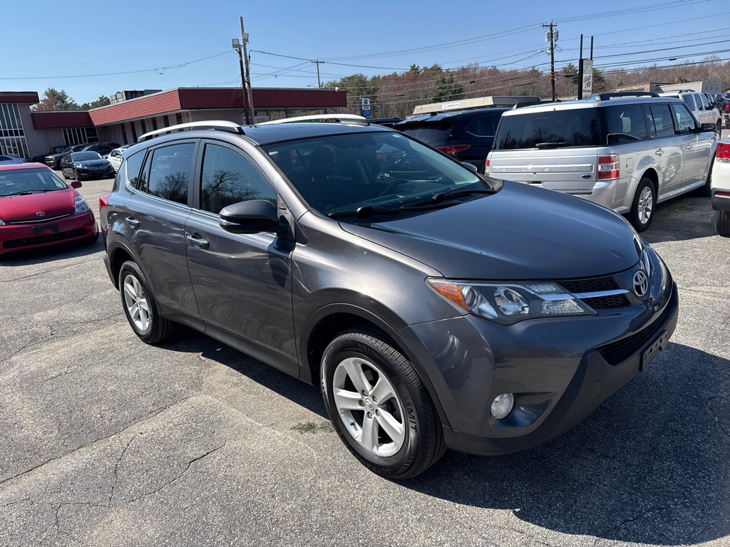 Photo 2 of this TOYOTA RAV4 XLE