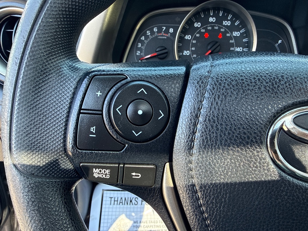 Photo 10 of this TOYOTA RAV4 XLE