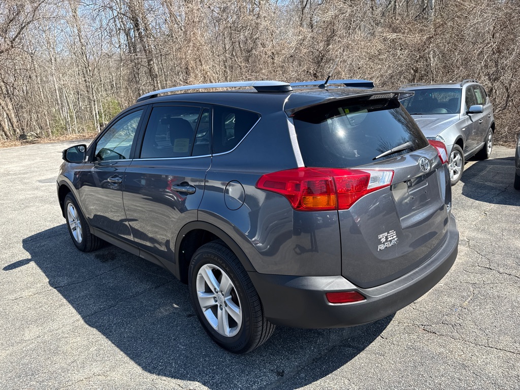 Photo 4 of this TOYOTA RAV4 XLE