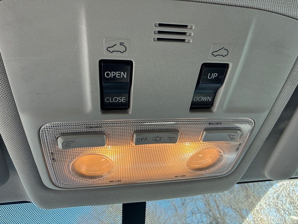 Photo 16 of this TOYOTA RAV4 XLE