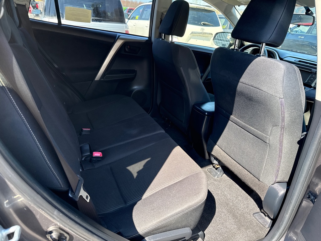 Photo 22 of this TOYOTA RAV4 XLE