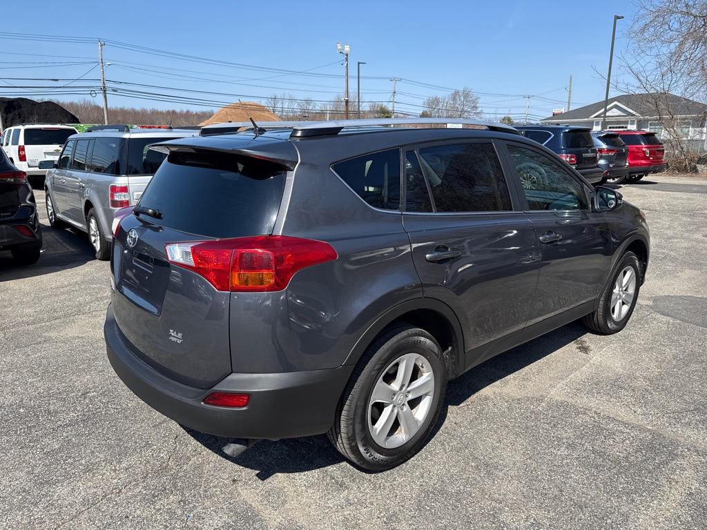 Photo 3 of this TOYOTA RAV4 XLE