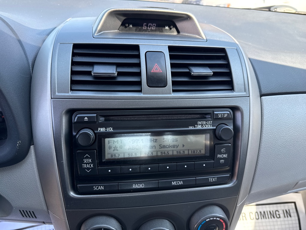 Photo 9 of this TOYOTA COROLLA