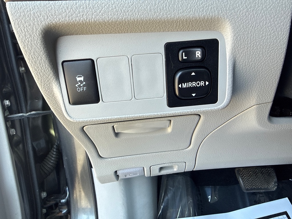 Photo 7 of this TOYOTA COROLLA