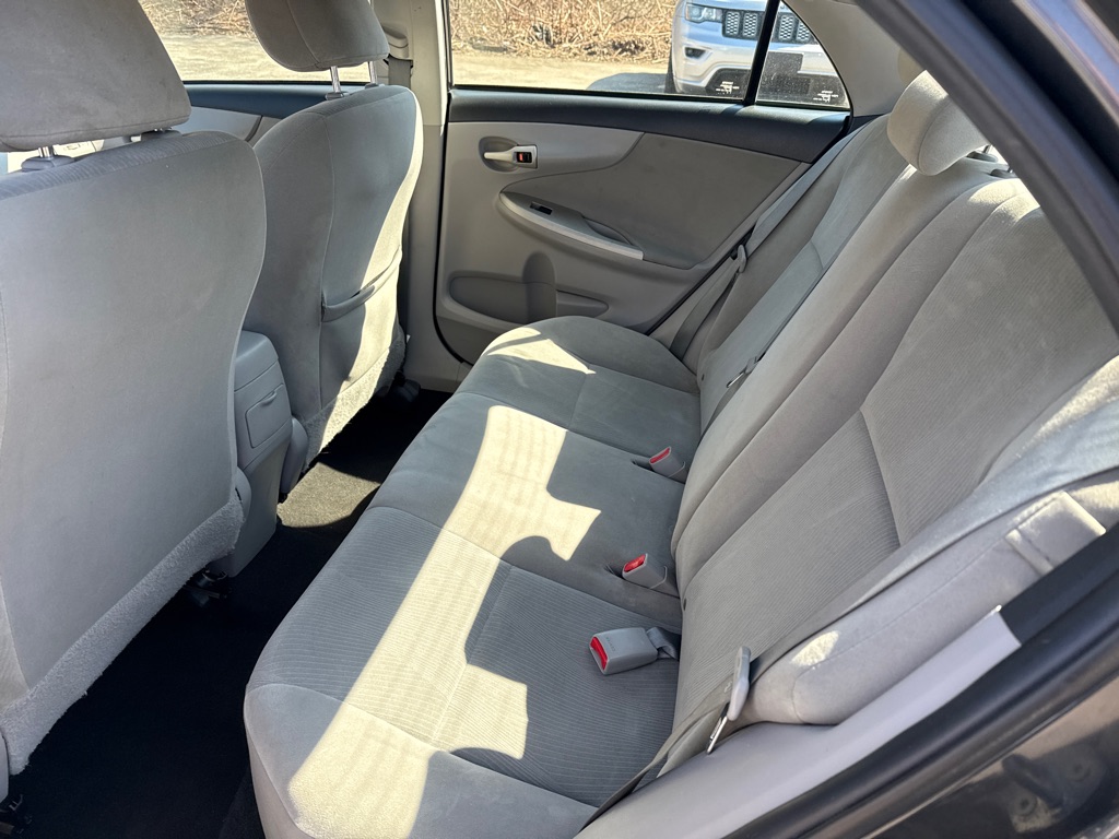 Photo 14 of this TOYOTA COROLLA