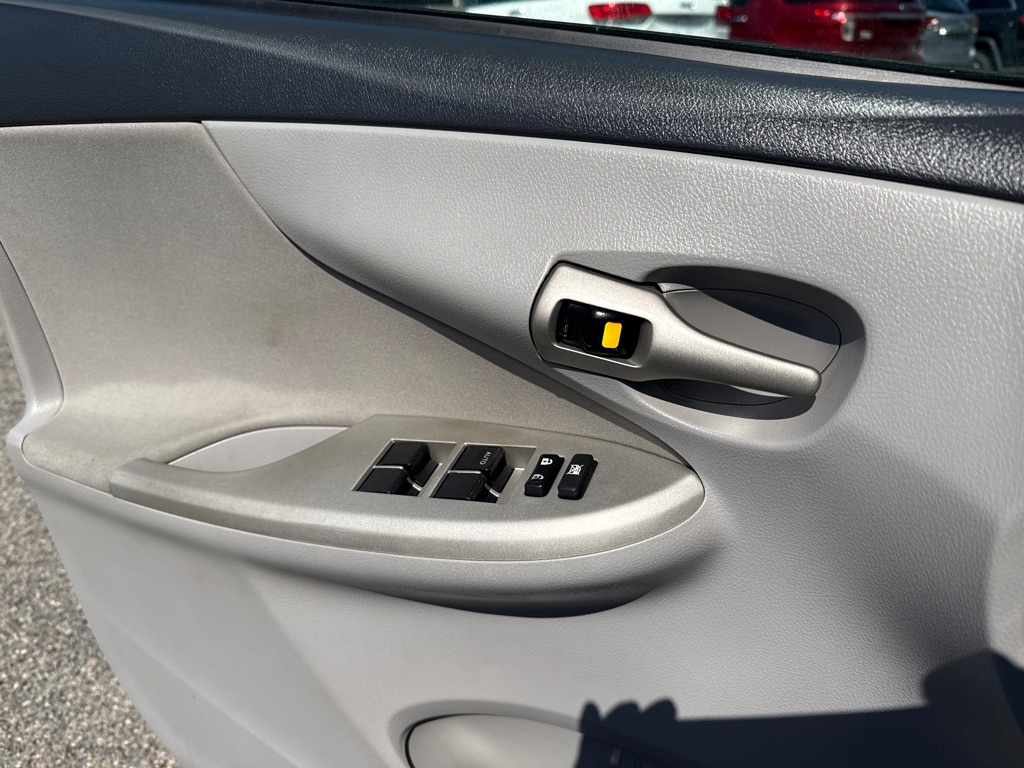 Photo 6 of this TOYOTA COROLLA
