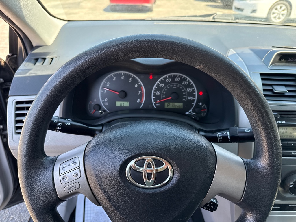 Photo 8 of this TOYOTA COROLLA
