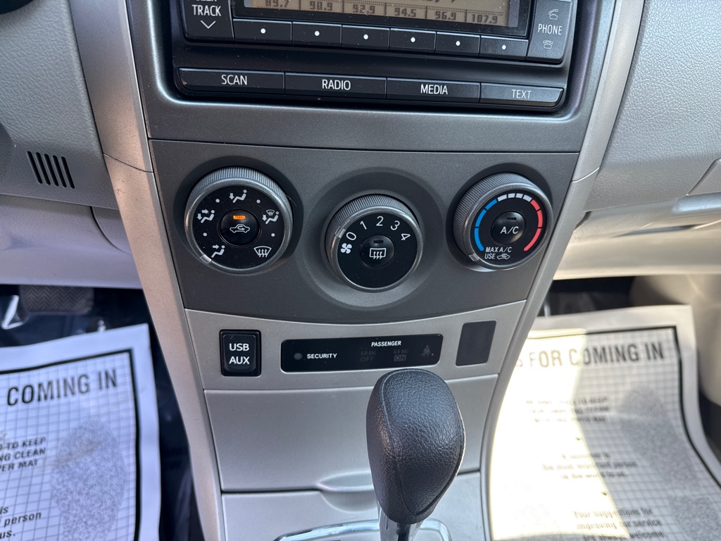 Photo 10 of this TOYOTA COROLLA