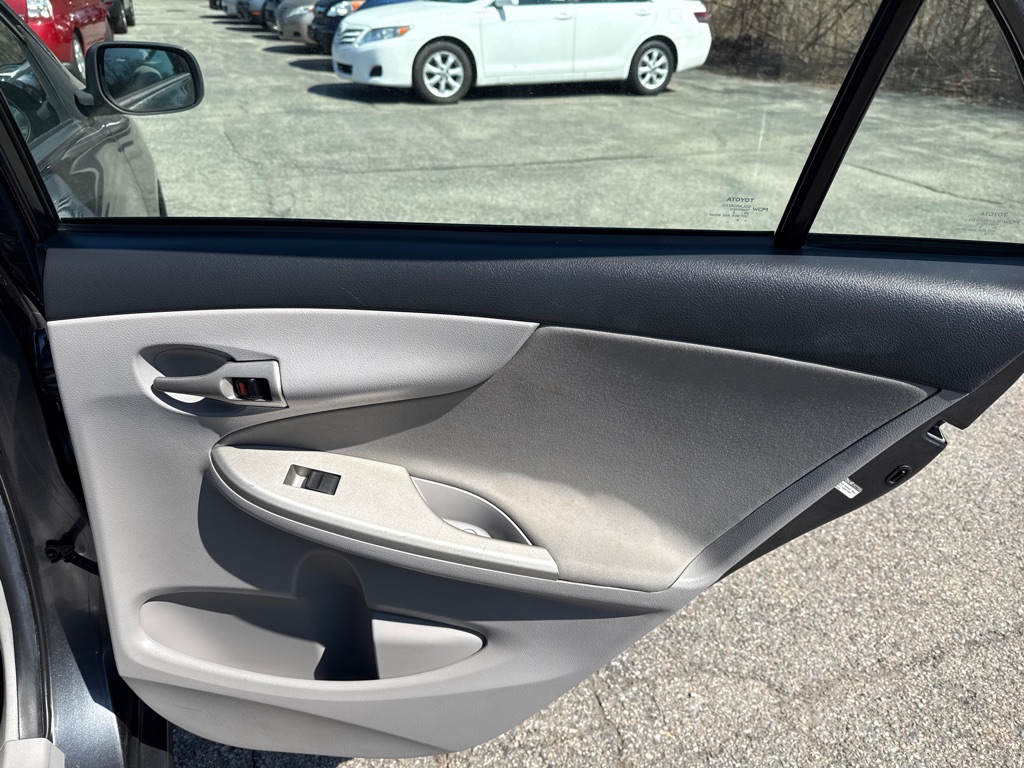 Photo 18 of this TOYOTA COROLLA
