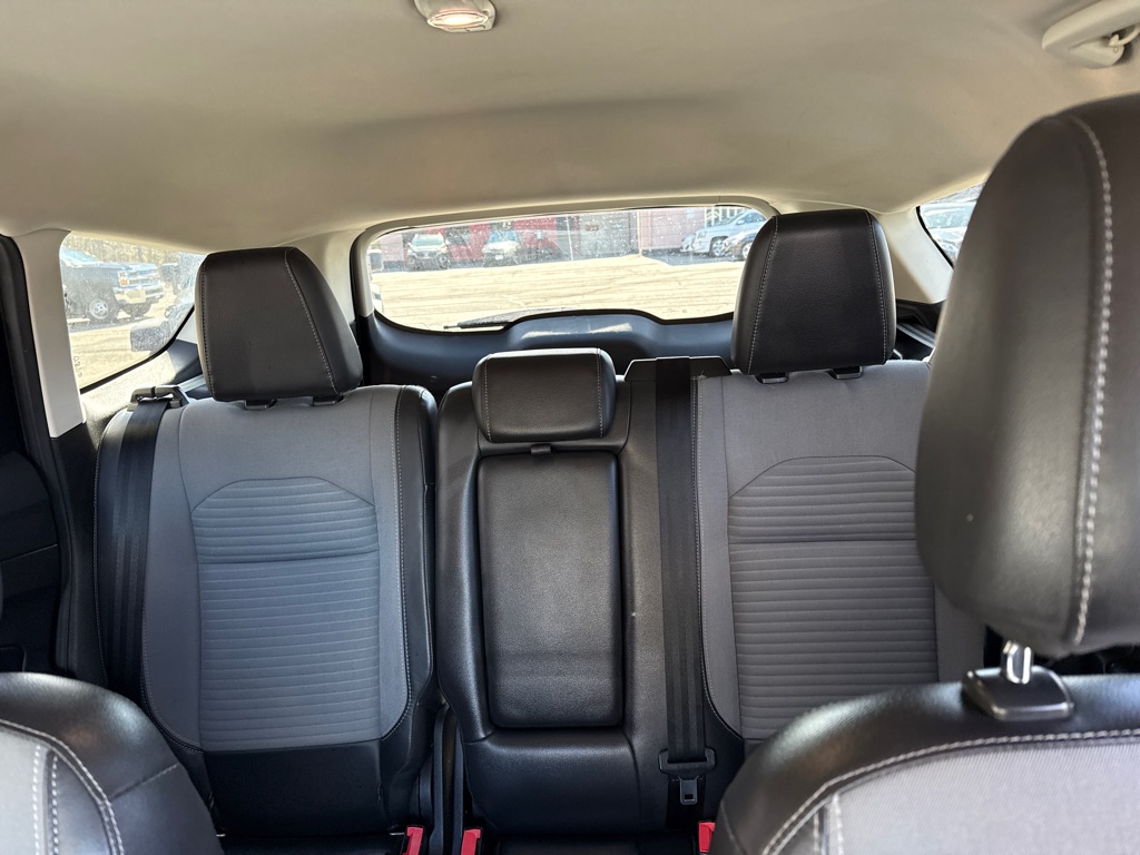 Photo 19 of this FORD ESCAPE SE 4WD