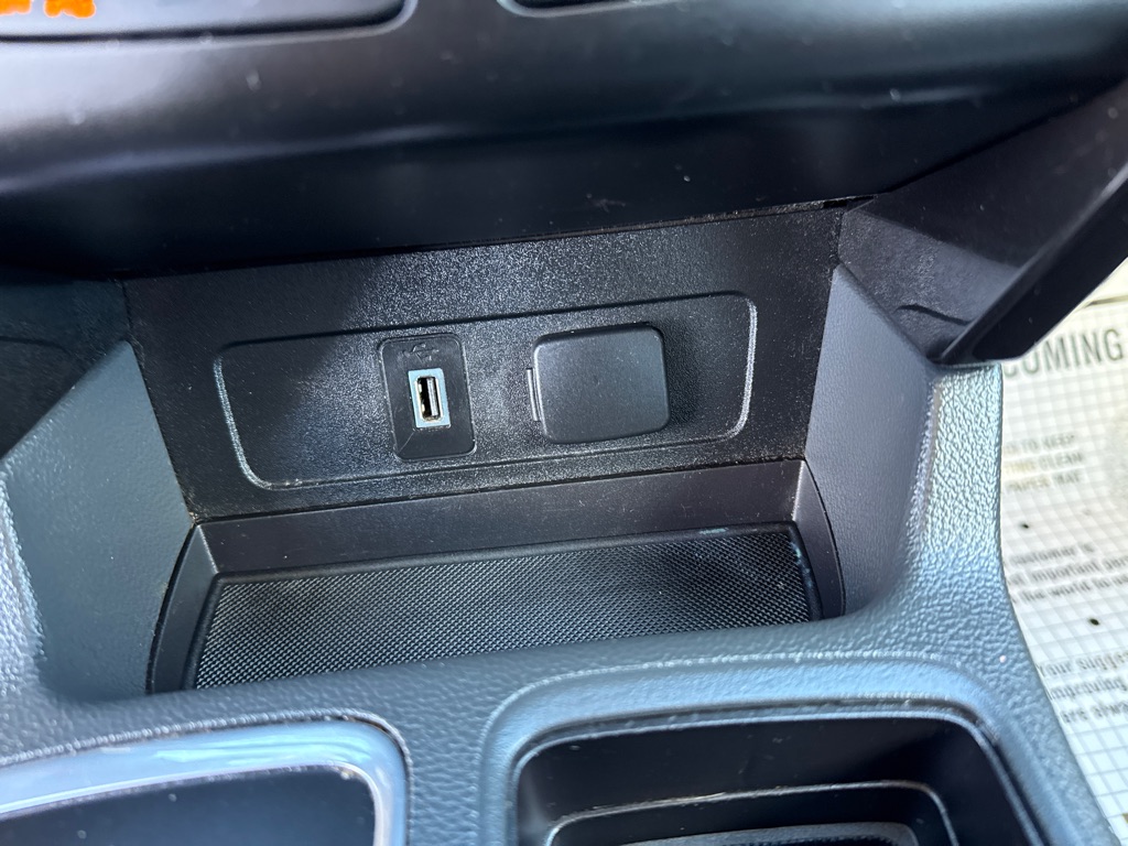 Photo 17 of this FORD ESCAPE SE 4WD