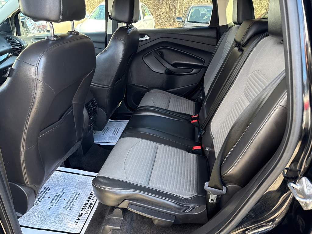 Photo 20 of this FORD ESCAPE SE 4WD