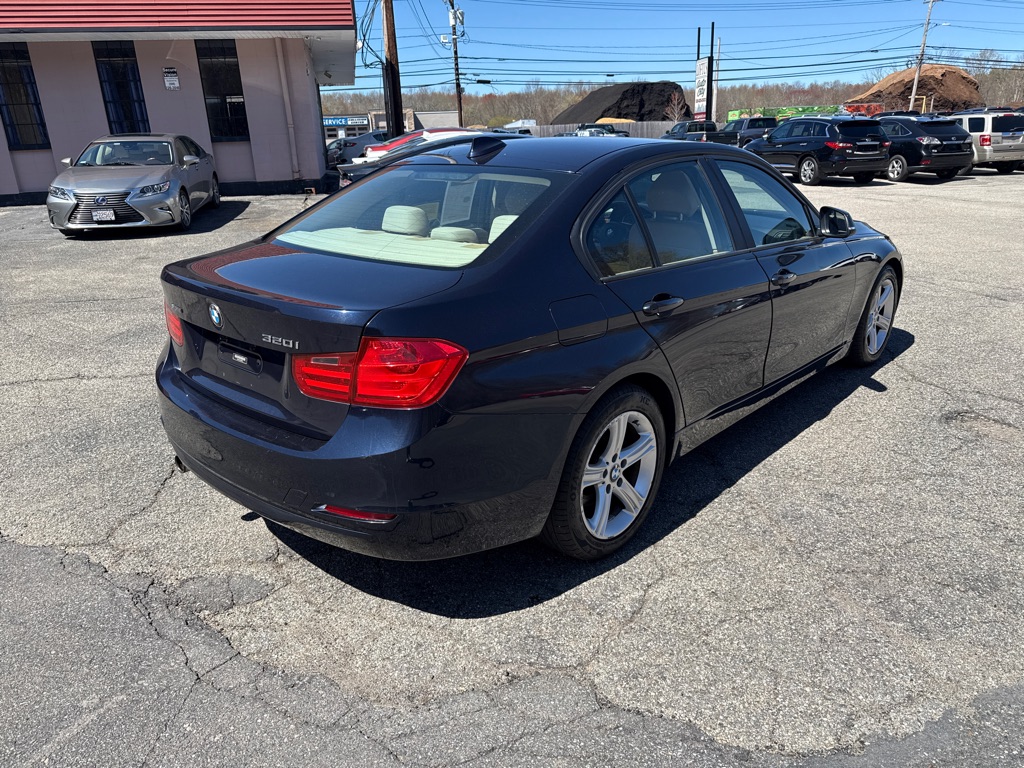Photo 3 of this BMW 320