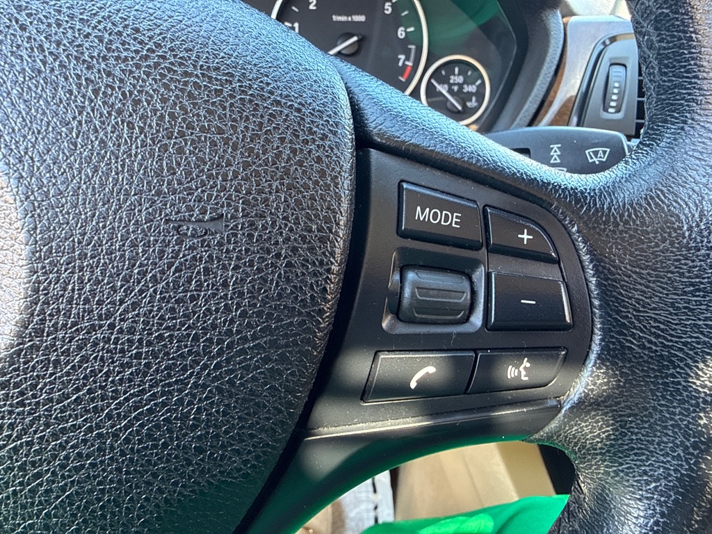 Photo 8 of this BMW 320