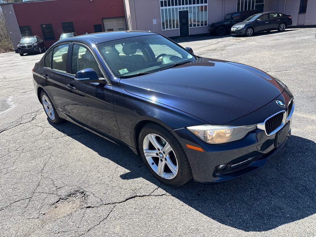Photo 2 of this BMW 320