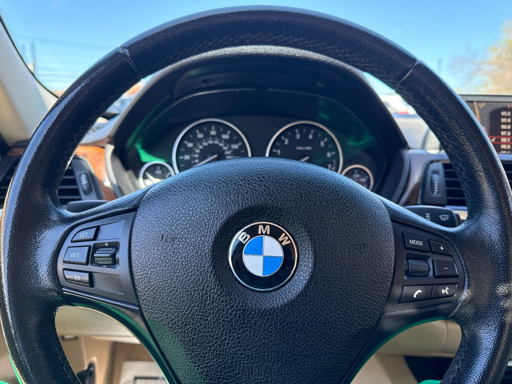 Photo 7 of this BMW 320