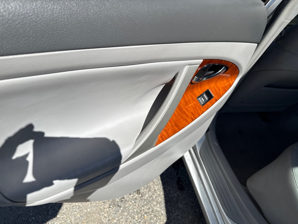 Photo 21 of this TOYOTA CAMRY XLE
