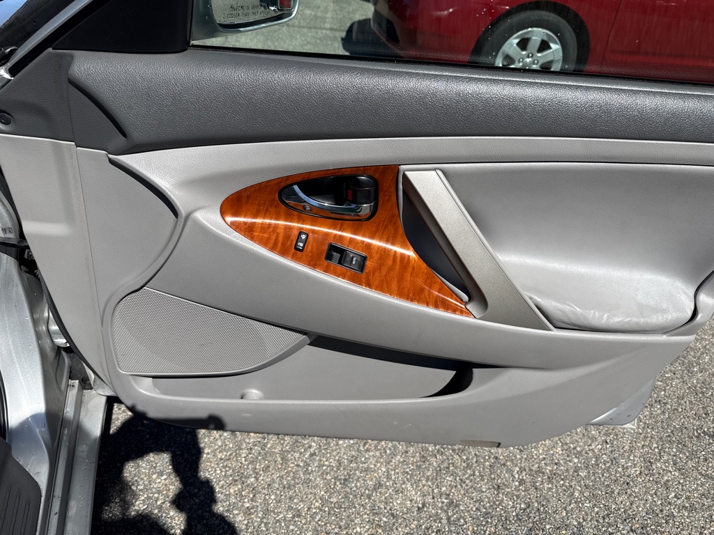 Photo 27 of this TOYOTA CAMRY XLE
