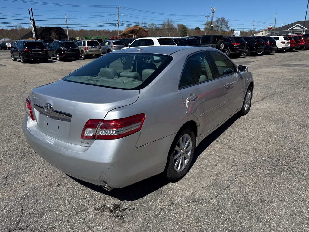 Photo 2 of this TOYOTA CAMRY XLE