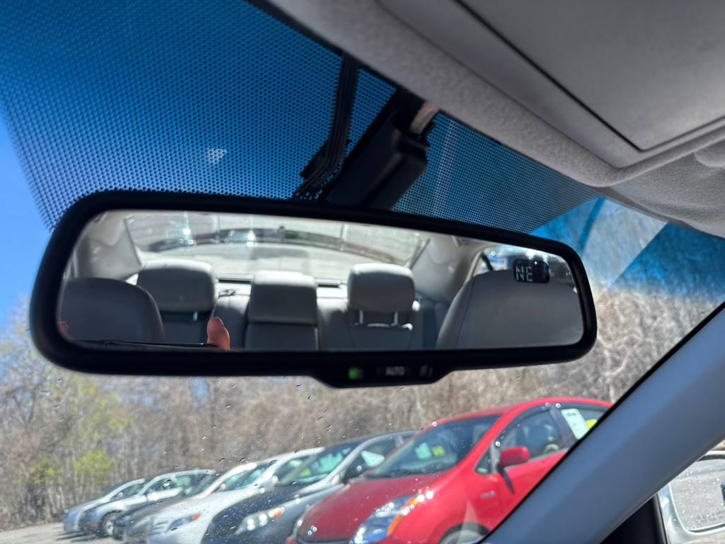 Photo 18 of this TOYOTA CAMRY XLE