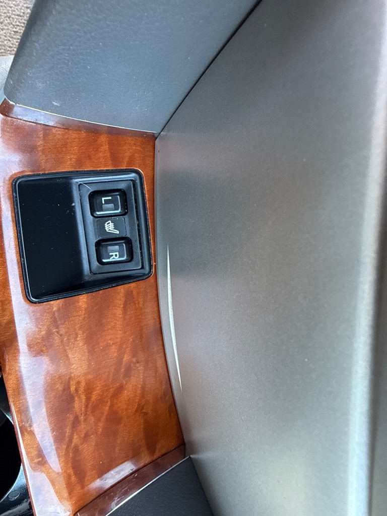 Photo 13 of this TOYOTA CAMRY XLE