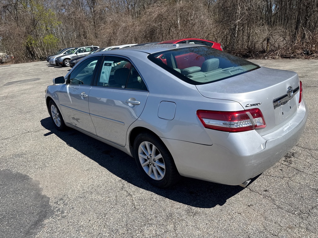 Photo 3 of this TOYOTA CAMRY XLE