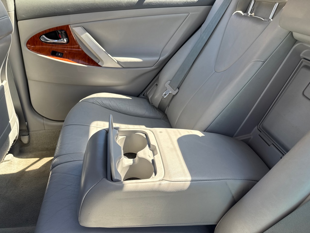 Photo 22 of this TOYOTA CAMRY XLE