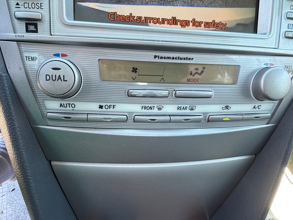 Photo 12 of this TOYOTA CAMRY XLE