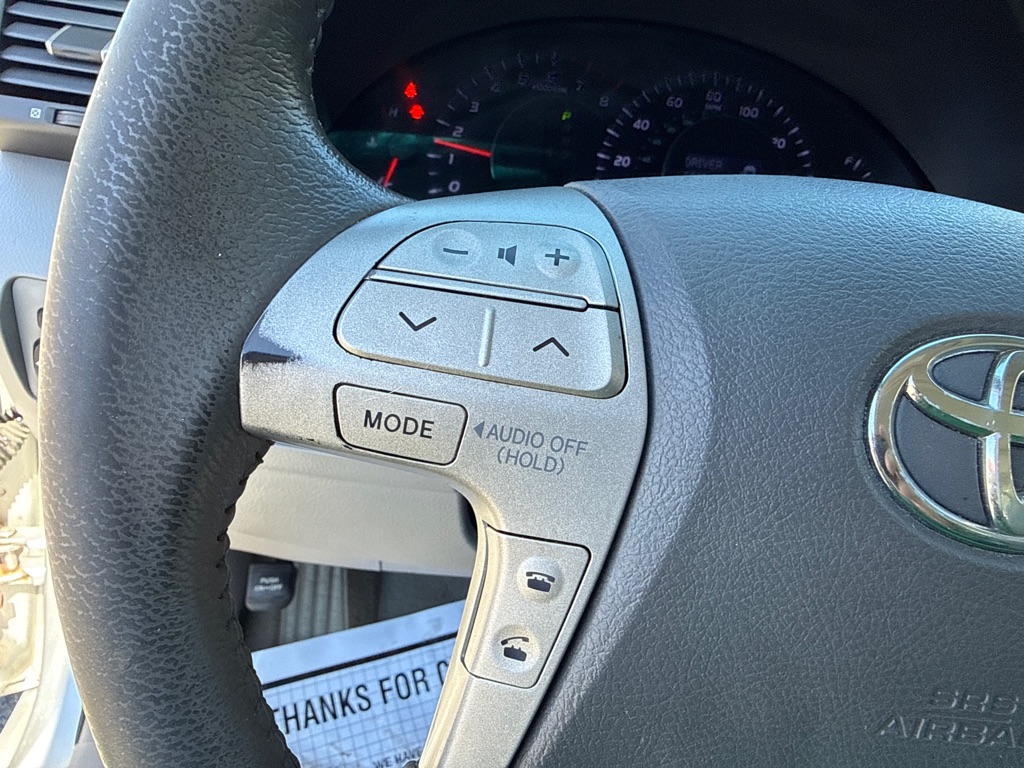 Photo 9 of this TOYOTA CAMRY XLE