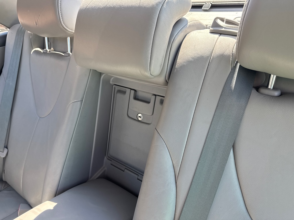 Photo 23 of this TOYOTA CAMRY XLE