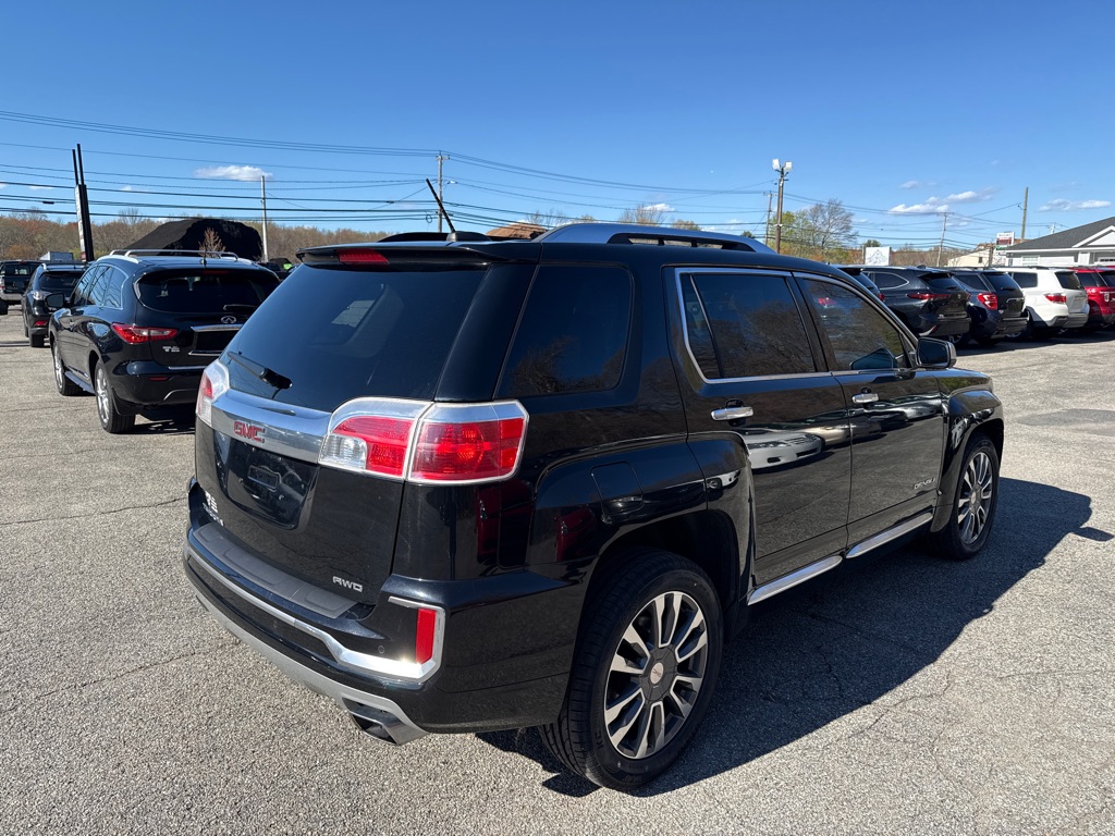 Photo 3 of this GMC TERRAIN