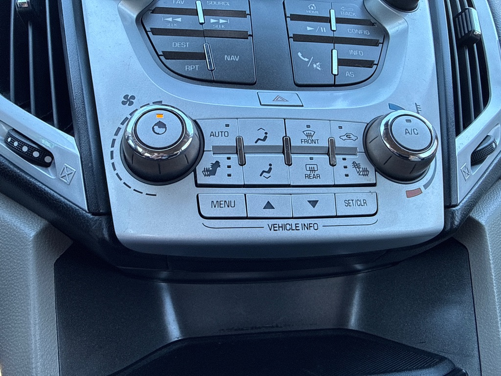 Photo 13 of this GMC TERRAIN
