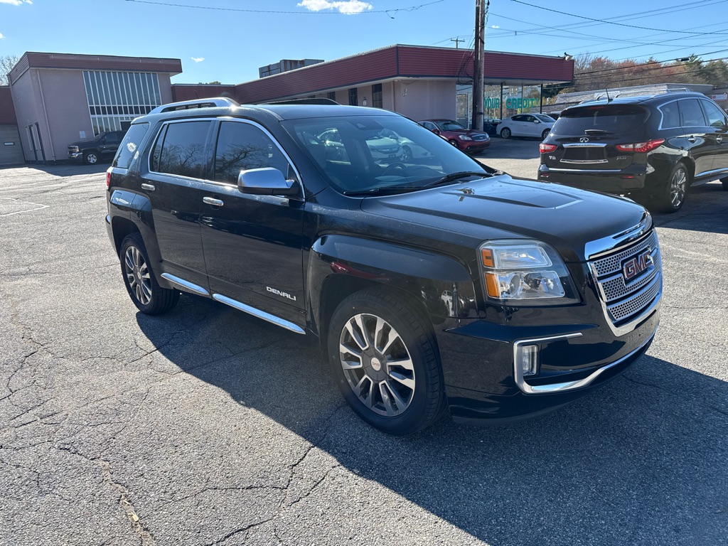 Photo 2 of this GMC TERRAIN