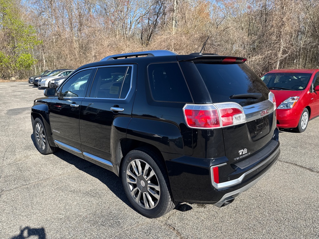 Photo 4 of this GMC TERRAIN