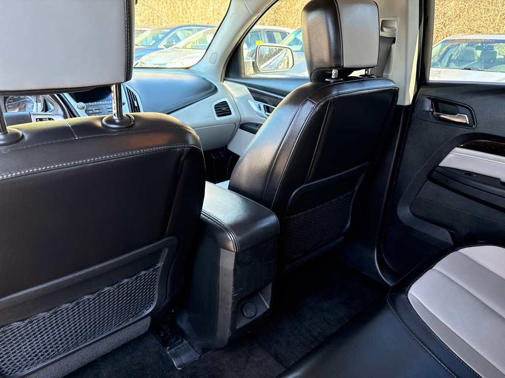 Photo 21 of this GMC TERRAIN