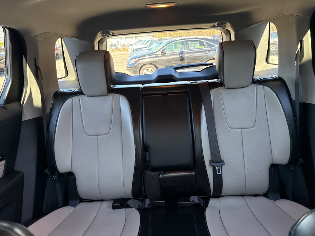 Photo 19 of this GMC TERRAIN