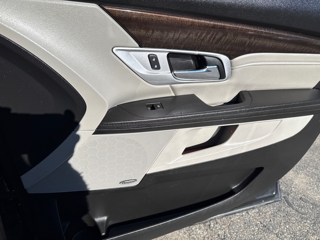 Photo 28 of this GMC TERRAIN