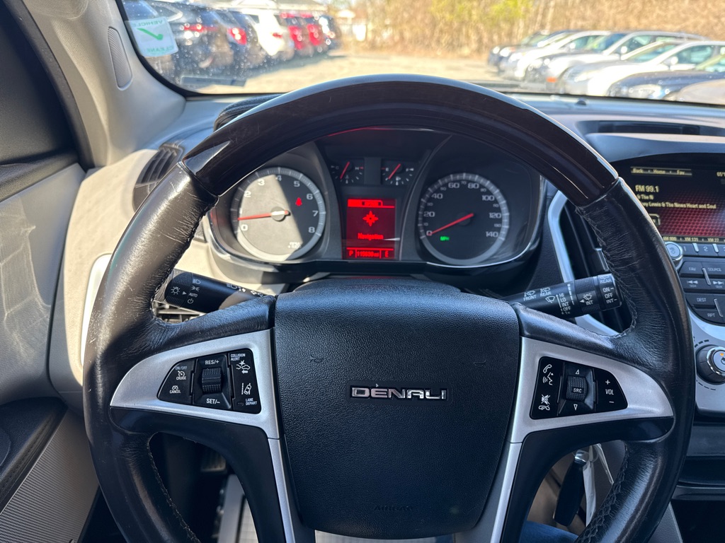 Photo 7 of this GMC TERRAIN