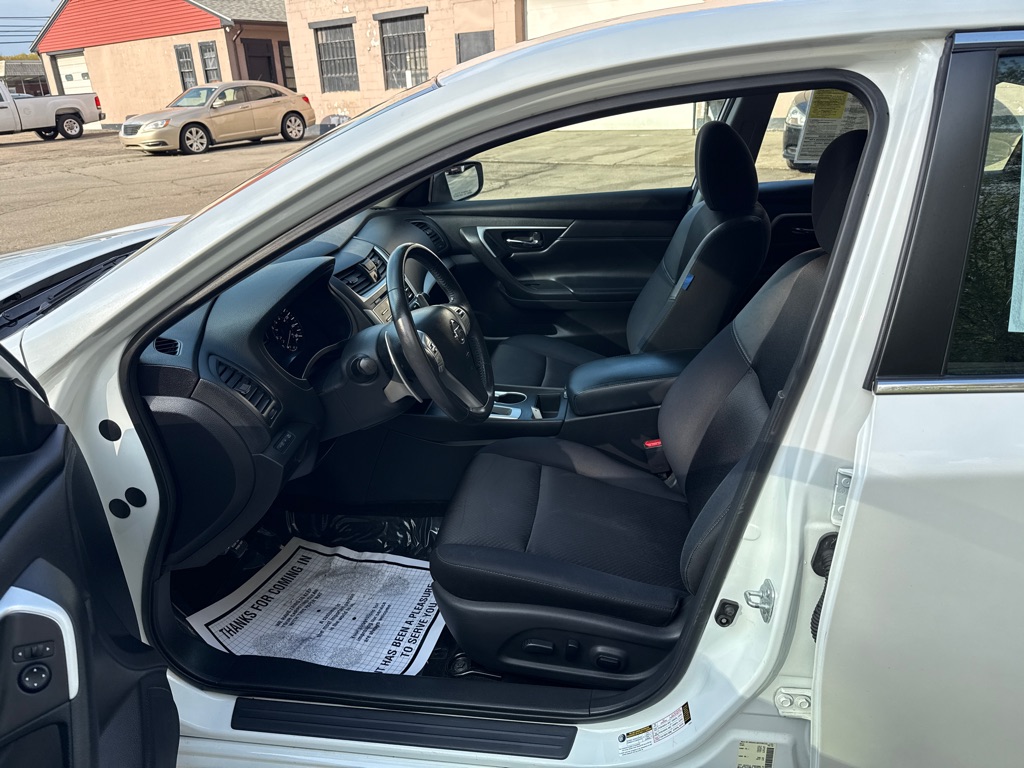 Photo 5 of this NISSAN ALTIMA 2.5 SR