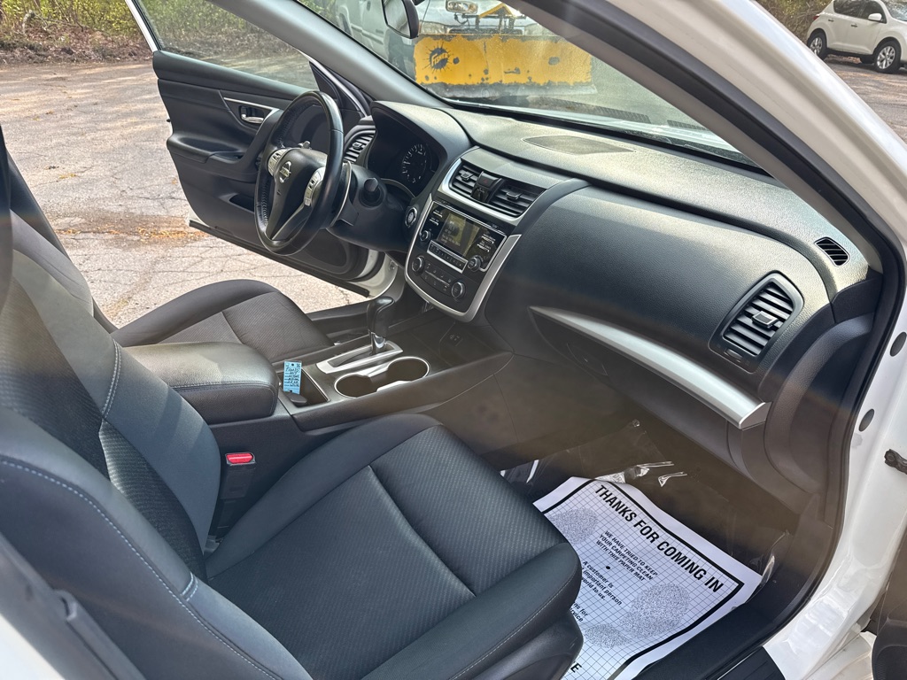 Photo 28 of this NISSAN ALTIMA 2.5 SR