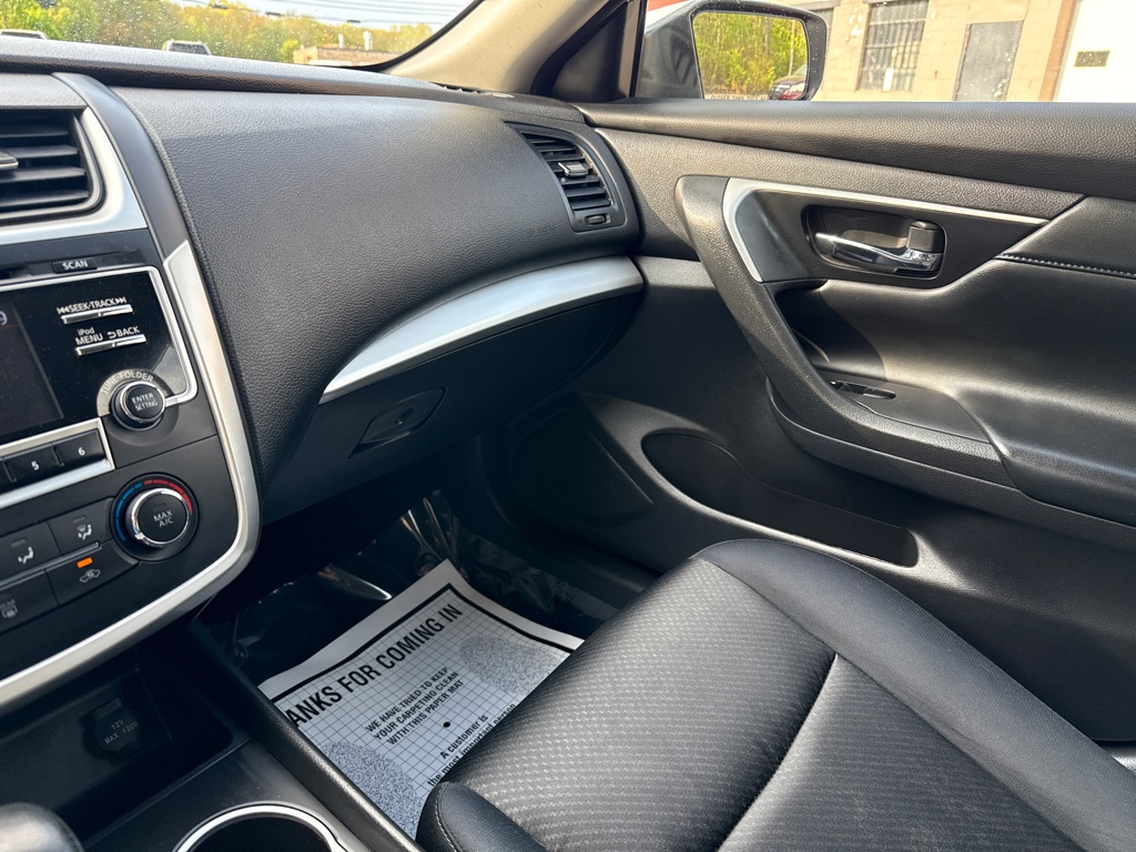 Photo 18 of this NISSAN ALTIMA 2.5 SR